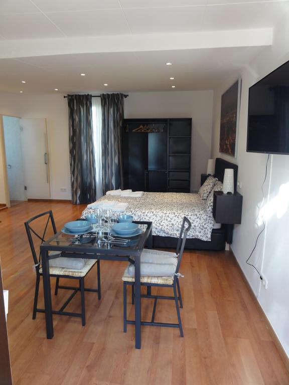 - Iberia Apartment *